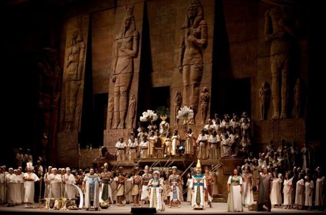 Aida scene 1013